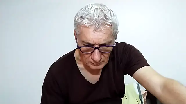 Snapshot of BIGUNCUTHARDCOCK chatting on February 2026 01:57:01 AM BIGUNCUTHARDCOCK online show from February 2026 01:57:01 AM