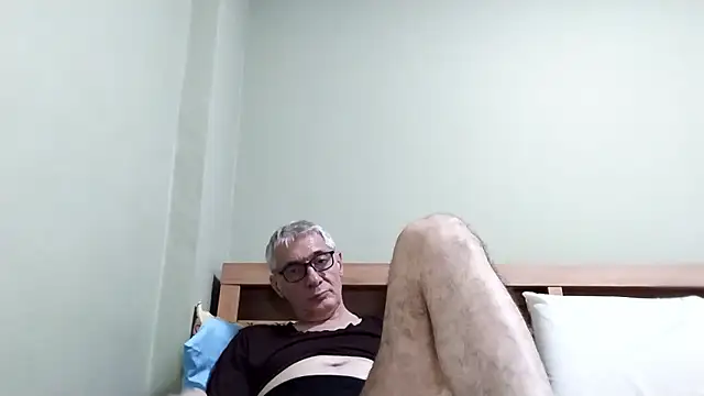 Snapshot of BIGUNCUTHARDCOCK chatting on January 2026 02:42:01 PM BIGUNCUTHARDCOCK online show from January 2026 02:42:01 PM