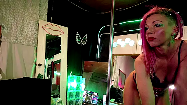 Snapshot of MadisonMarie chatting on March 2025 08:50:02 AM MadisonMarie online show from March 2025 08:50:02 AM