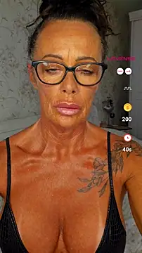 Snapshot of Misses-Cougar chatting on June 2026 07:59:01 AM Misses-Cougar online show from June 2026 07:59:01 AM