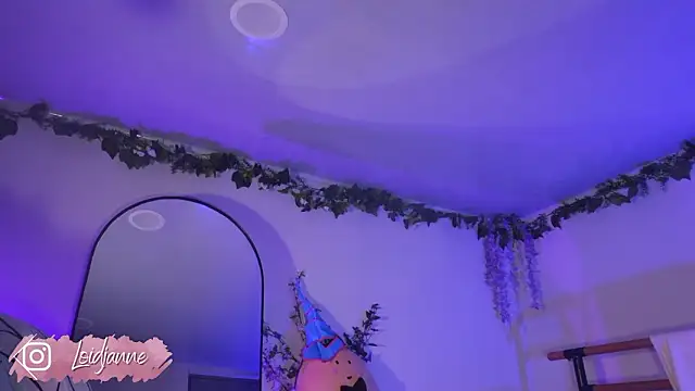 loIijanne online show from February 2026 12:32:02 AM