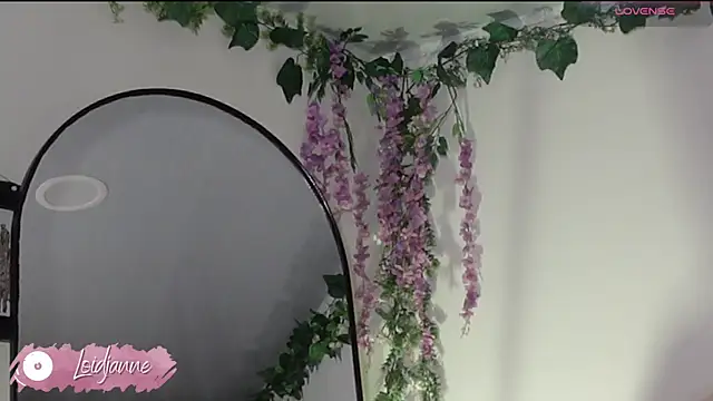 Snapshot of loIijanne chatting on September 2025 04:28:01 AM loIijanne online show from September 2025 04:28:01 AM