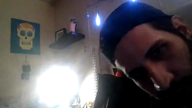 Snapshot of neeky702 chatting on December 2024 02:03:02 AM neeky702 online show from December 2024 02:03:02 AM