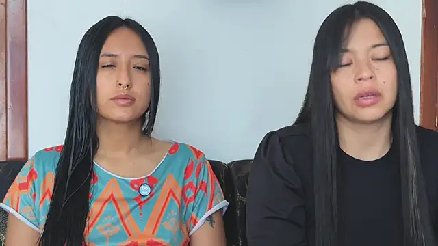 Snapshot of 2SummerLove1 chatting on November 2025 02:32:01 PM 2SummerLove1 online show from November 2025 02:32:01 PM