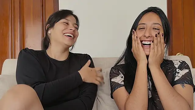 Snapshot of 2SummerLove1 chatting on October 2025 02:16:02 PM 2SummerLove1 online show from October 2025 02:16:02 PM