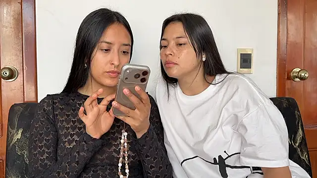 Snapshot of 2SummerLove1 chatting on January 2026 02:53:02 PM 2SummerLove1 online show from January 2026 02:53:02 PM