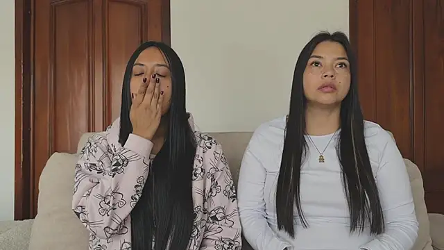 Snapshot of 2SummerLove1 chatting on October 2025 02:25:02 PM 2SummerLove1 online show from October 2025 02:25:02 PM