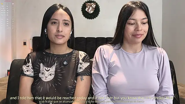 Snapshot of 2SummerLove1 chatting on February 2026 10:40:02 PM 2SummerLove1 online show from February 2026 10:40:02 PM