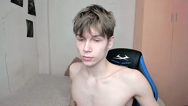 Snapshot of Makentoshi_ chatting on March 2025 10:28:02 AM Makentoshi online show from March 2025 10:28:02 AM