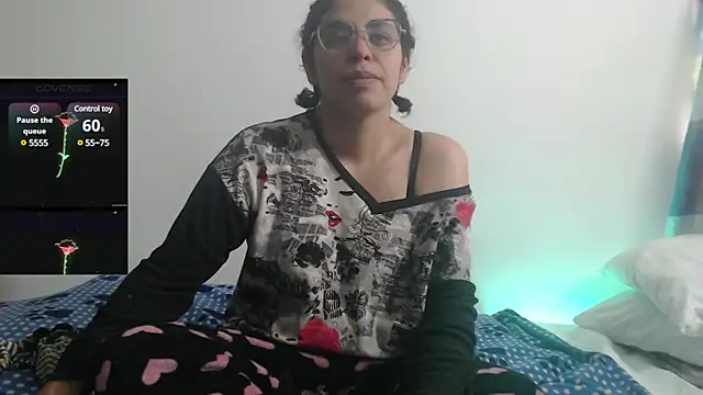 Snapshot of Anne_purple chatting on January 2025 04:26:01 PM Anne purple online show from January 2025 04:26:01 PM