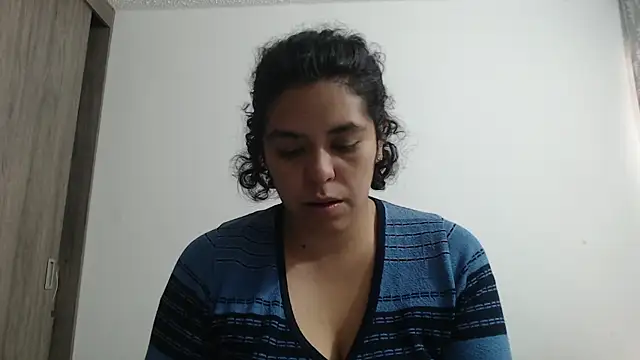 Snapshot of Anne_purple chatting on September 2025 04:14:02 PM Anne purple online show from September 2025 04:14:02 PM