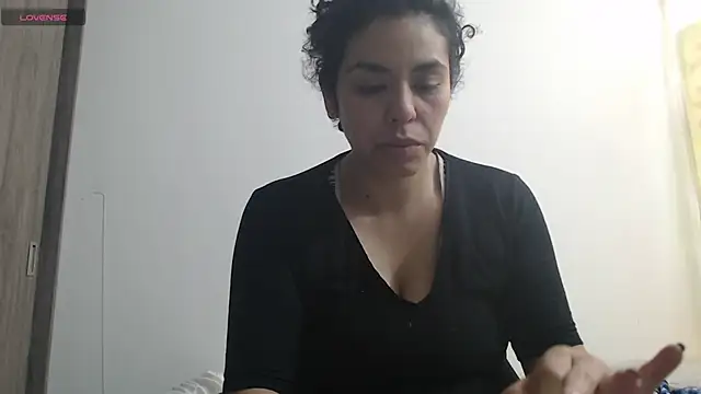 Snapshot of Anne_purple chatting on March 2025 04:51:01 PM Anne purple online show from March 2025 04:51:01 PM