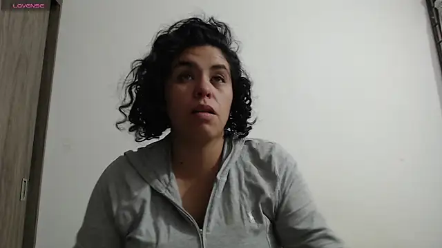 Snapshot of Anne_purple chatting on October 2025 04:52:02 PM Anne purple online show from October 2025 04:52:02 PM
