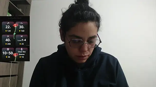 Snapshot of Anne_purple chatting on October 2025 04:17:01 PM Anne purple online show from October 2025 04:17:01 PM