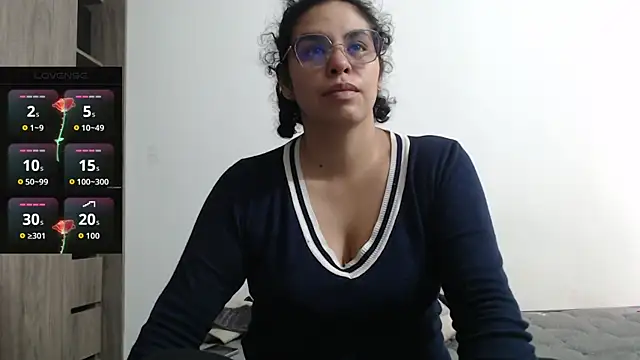 Snapshot of Anne_purple chatting on September 2025 06:10:01 PM Anne purple online show from September 2025 06:10:01 PM