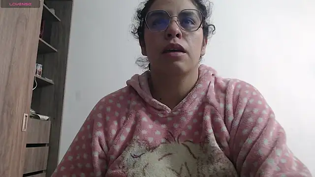 Snapshot of Anne_purple chatting on November 2025 04:10:01 PM Anne purple online show from November 2025 04:10:01 PM