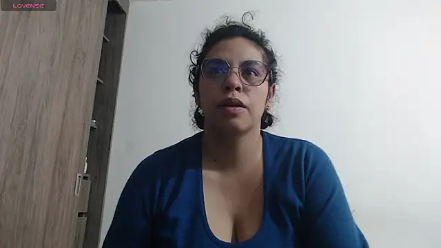 Snapshot of Anne_purple chatting on November 2025 03:45:02 PM Anne purple online show from November 2025 03:45:02 PM