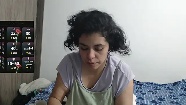 Snapshot of Anne_purple chatting on February 2025 03:27:01 PM Anne purple online show from February 2025 03:27:01 PM