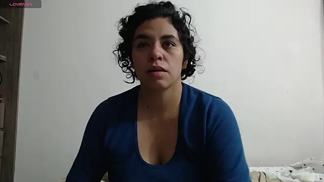 Snapshot of Anne_purple chatting on October 2025 03:57:01 PM Anne purple online show from October 2025 03:57:01 PM