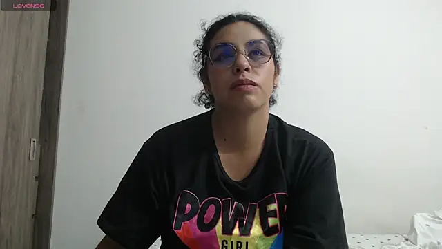 Snapshot of Anne_purple chatting on October 2025 04:22:02 PM Anne purple online show from October 2025 04:22:02 PM
