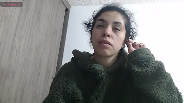 Snapshot of Anne_purple chatting on March 2025 01:43:02 PM Anne purple online show from March 2025 01:43:02 PM