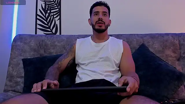 Snapshot of Bruno_Mattos chatting on January 2025 03:51:01 PM Bruno Mattos online show from January 2025 03:51:01 PM