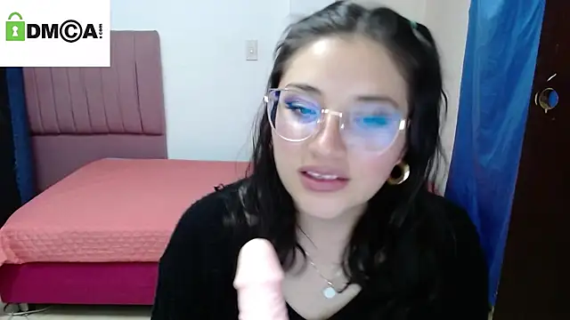 phoenixxxx777 online show from April 2026 08:17:01 PM