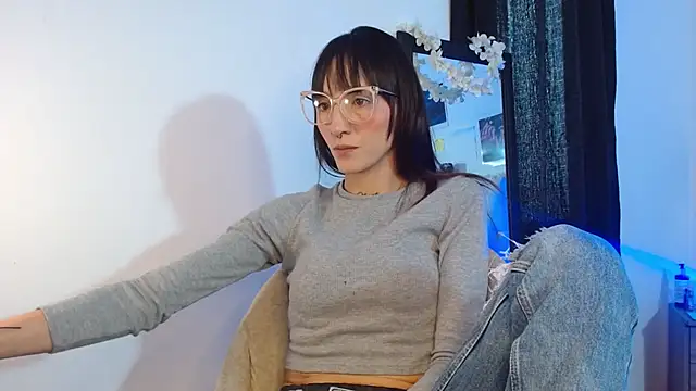 Sakura and yuki online show from February 2025 02:16:01 PM