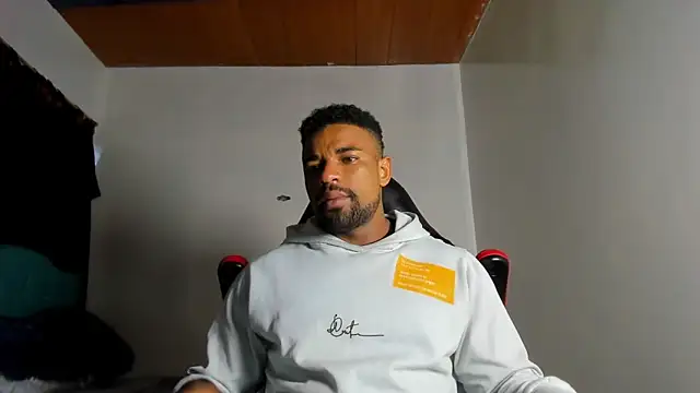 estebanlobo- online show from October 2025 11:30:02 PM