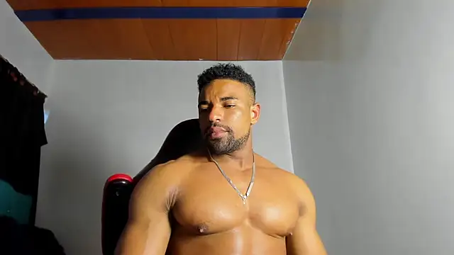 estebanlobo- online show from September 2025 09:43:01 PM