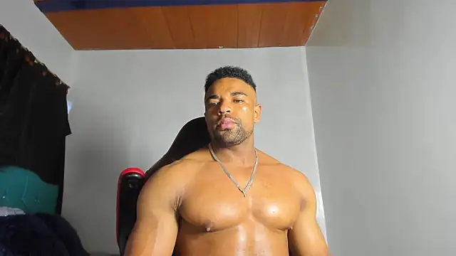 estebanlobo- online show from September 2025 11:32:01 PM