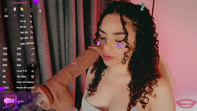 Snapshot of Queen_Deepthroat chatting on September 2025 11:48:01 PM Queen Deepthroat online show from September 2025 11:48:01 PM