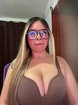 CristalGmez online show from March 2026 03:30:02 AM