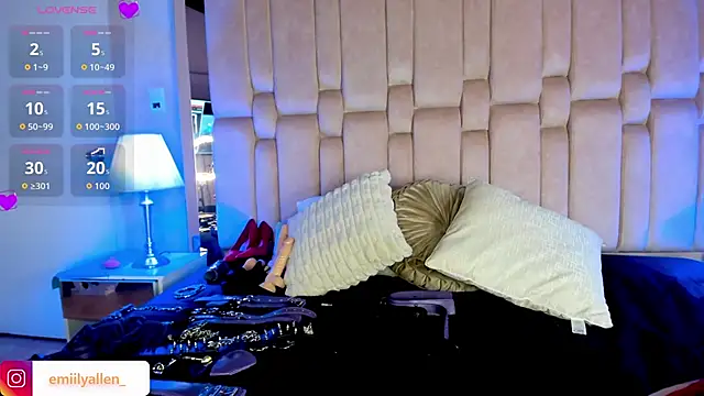 EmilyAllen  online show from October 2025 03:41:02 AM