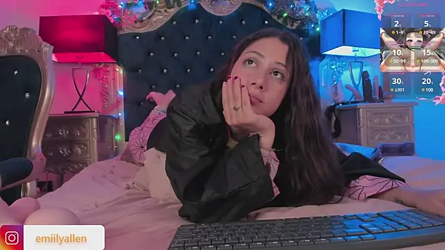 EmilyAllen  online show from December 2024 12:01:02 PM