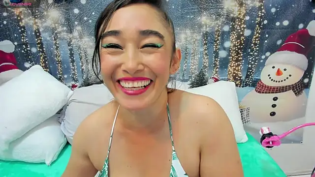 charlotte-11 online show from November 2025 02:39:01 PM