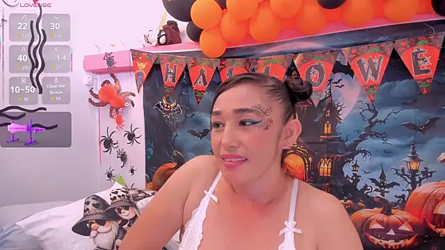 charlotte-11 online show from October 2025 04:48:01 PM