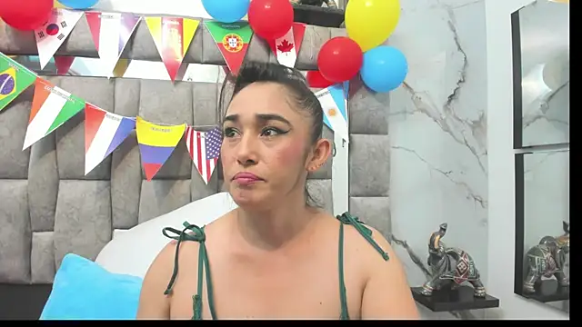 Snapshot of charlotte-11 chatting on June 2026 03:21:01 PM charlotte-11 online show from June 2026 03:21:01 PM