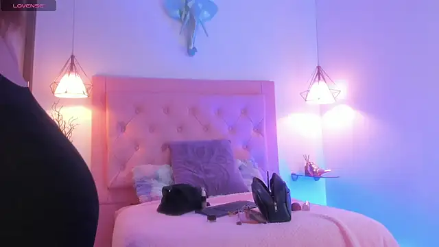 kimmy099 online show from March 2025 07:33:01 PM