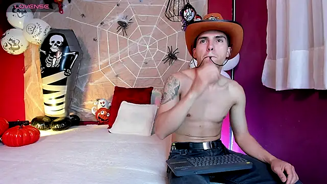  Tattoo Couple online show from October 2025 02:38:01 PM