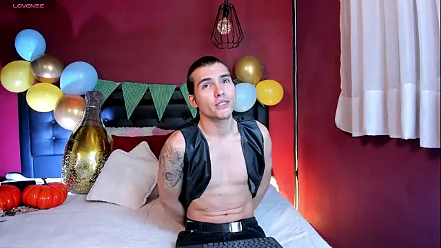 Snapshot of _Tattoo_Couple chatting on October 2025 02:21:02 PM Tattoo Couple online show from October 2025 02:21:02 PM