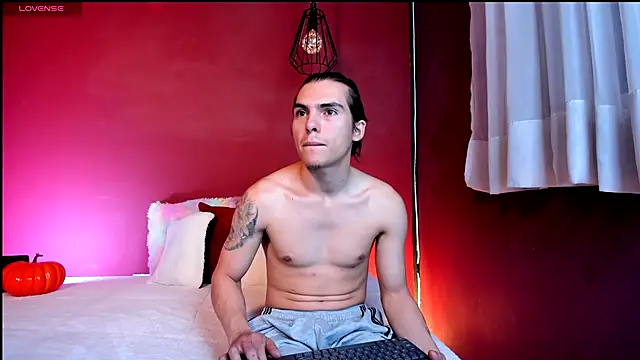 Snapshot of _Tattoo_Couple chatting on October 2025 02:25:02 PM Tattoo Couple online show from October 2025 02:25:02 PM