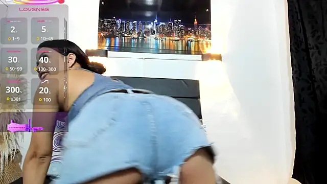 Julieta Coopeer  online show from January 2026 10:32:02 AM