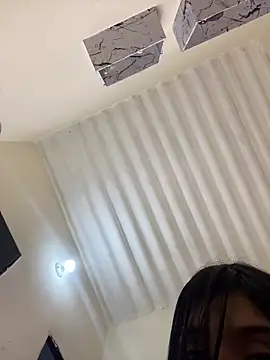Snapshot of Sweetie_Arianna chatting on February 2025 06:29:02 AM Sweetie Arianna online show from February 2025 06:29:02 AM