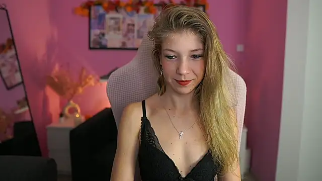 Snapshot of missicute chatting on December 2025 07:37:01 PM missicute online show from December 2025 07:37:01 PM