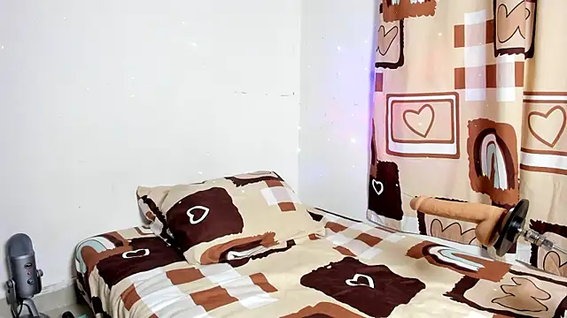daarklover online show from April 2026 02:51:02 AM