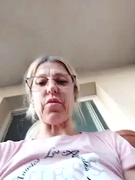 blondyruby online show from February 2026 05:43:01 PM