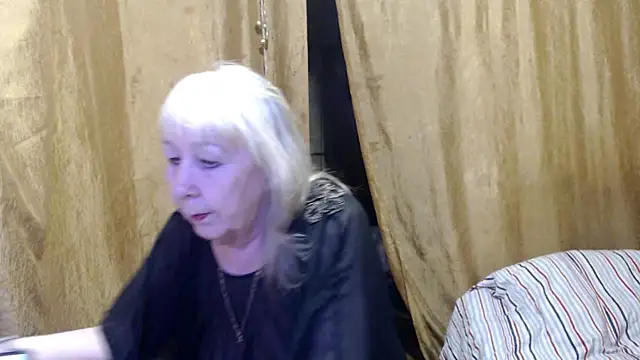 Snapshot of _Estelitta_5 chatting on February 2025 06:04:02 PM  Estelitta 5 online show from February 2025 06:04:02 PM