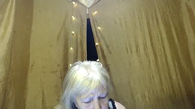 Snapshot of _Estelitta_5 chatting on January 2025 06:46:01 PM  Estelitta 5 online show from January 2025 06:46:01 PM