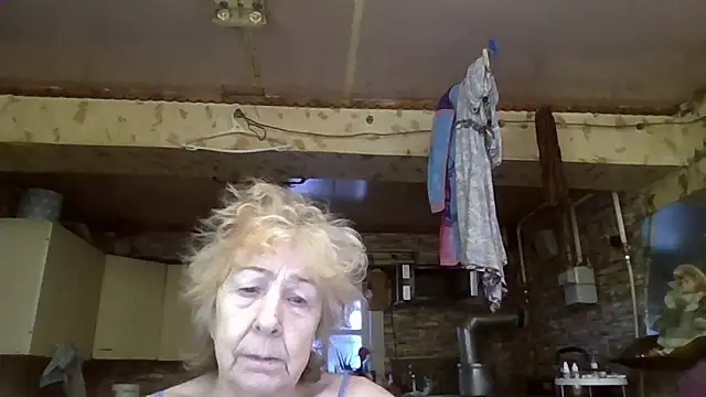 Snapshot of _Estelitta_5 chatting on December 2025 11:01:01 AM Estelitta 5 online show from December 2025 11:01:01 AM